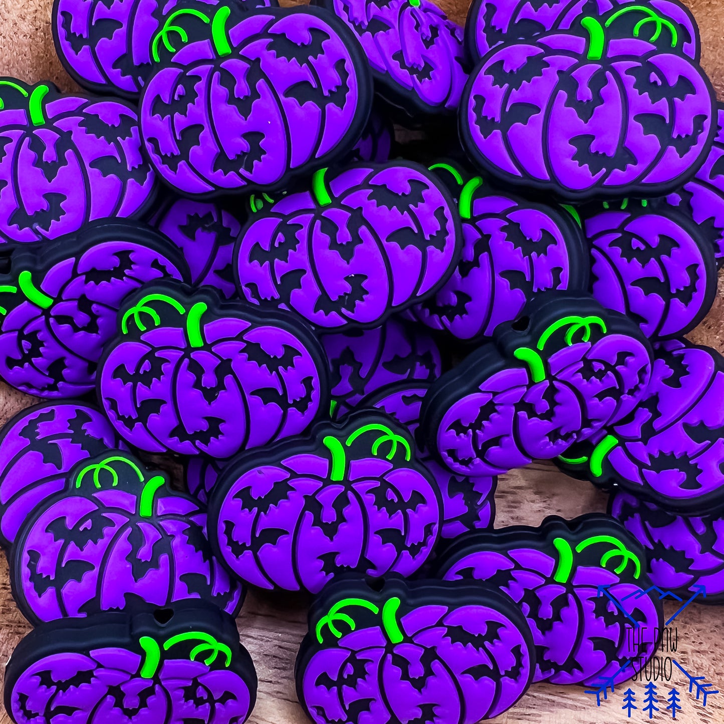 Purple bat pumpkin focal